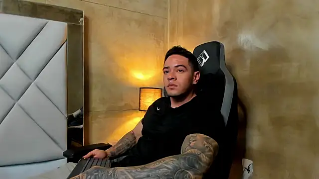 Snapshot of maddox_santana chatting on December 14, 2025, 5:13 am maddox santana online show from December 14, 2025, 5:13 am