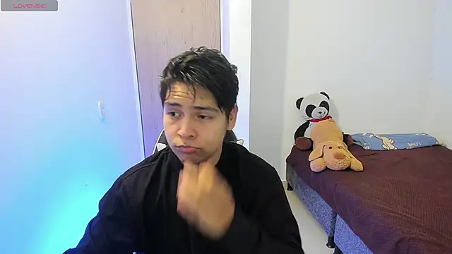 Snapshot of Asta_YunoXXX chatting on April 5, 2026, 11:55 pm Asta YunoXXX online show from April 5, 2026, 11:55 pm
