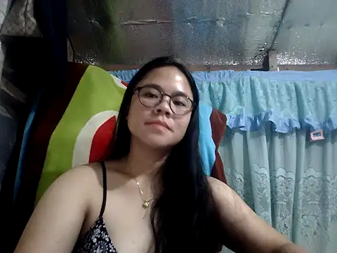 xxdreamgirl69 online show from May 3, 2026, 10:02 pm