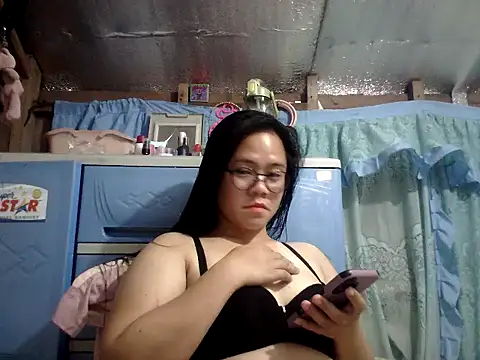 Snapshot of xxdreamgirl69 chatting on August 4, 2026, 12:31 pm xxdreamgirl69 online show from August 4, 2026, 12:31 pm
