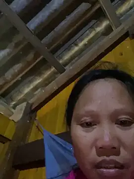 Snapshot of LeoPet2x chatting on December 2, 2025, 1:06 am LeoPet2x online show from December 2, 2025, 1:06 am