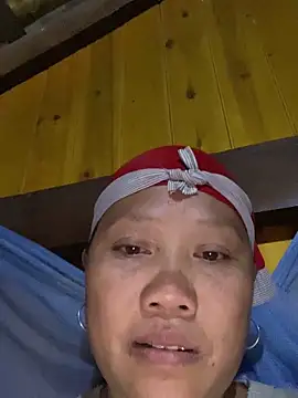 Snapshot of LeoPet2x chatting on December 5, 2025, 1:38 am LeoPet2x online show from December 5, 2025, 1:38 am