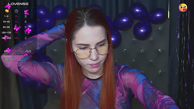 Snapshot of Emily_Kente chatting on December 5, 2025, 12:43 am Emily Kente online show from December 5, 2025, 12:43 am