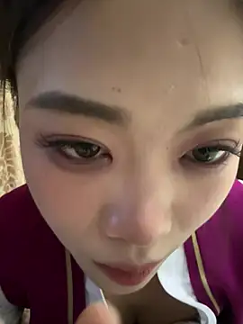 Snapshot of youyou-baby999 chatting on April 5, 2026, 11:17 am youyou-baby999 online show from April 5, 2026, 11:17 am