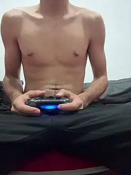 Snapshot of Davisuarez chatting on March 4, 2026, 11:45 pm Davisuarez online show from March 4, 2026, 11:45 pm