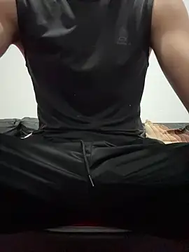 Snapshot of Davisuarez chatting on February 25, 2026, 1:44 pm Davisuarez online show from February 25, 2026, 1:44 pm