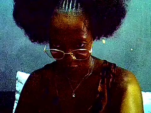 PreettyTee online show from April 12, 2026, 2:15 am