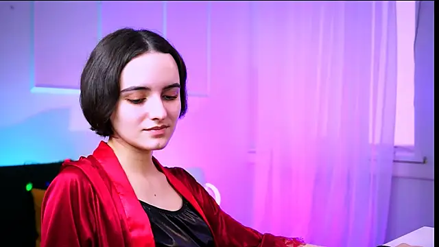 KateWillows online show from February 18, 2026, 5:05 am