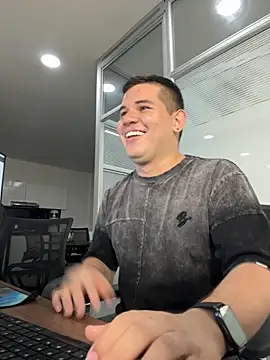 Snapshot of ian_david_Xxx chatting on December 2, 2025, 7:21 am ian david Xxx online show from December 2, 2025, 7:21 am