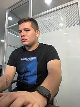 Snapshot of ian_david_Xxx chatting on December 5, 2025, 5:28 am ian david Xxx online show from December 5, 2025, 5:28 am