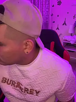 Snapshot of ian_david_Xxx chatting on December 14, 2025, 2:22 pm ian david Xxx online show from December 14, 2025, 2:22 pm