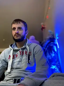 Snapshot of Grek32X chatting on December 2, 2025, 7:10 am Grek32X online show from December 2, 2025, 7:10 am