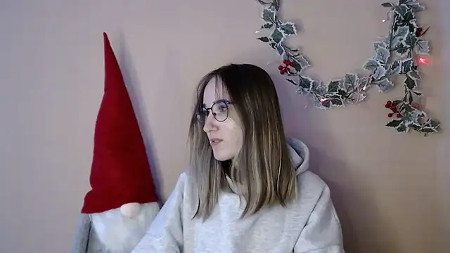 Snapshot of Moon__Lily chatting on December 15, 2025, 1:28 pm Moon Lily online show from December 15, 2025, 1:28 pm