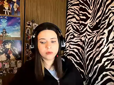 Snapshot of AngeliqueSulima chatting on December 3, 2025, 7:41 am AngeliqueSulima online show from December 3, 2025, 7:41 am