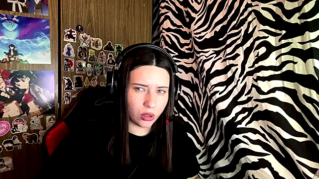 Snapshot of AngeliqueSulima chatting on December 2, 2025, 1:13 pm AngeliqueSulima online show from December 2, 2025, 1:13 pm