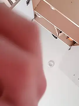 FreeRich online show from December 23, 2025, 4:34 am