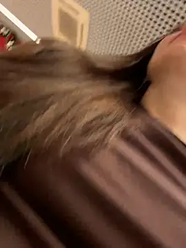 Snapshot of ZaraHill chatting on December 4, 2025, 3:49 am ZaraHill online show from December 4, 2025, 3:49 am