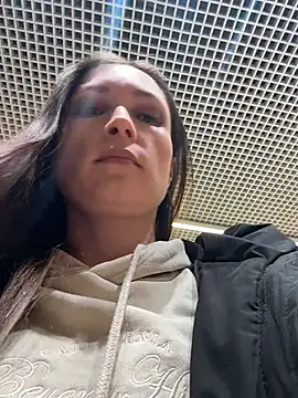 Snapshot of ZaraHill chatting on December 5, 2025, 3:49 am ZaraHill online show from December 5, 2025, 3:49 am