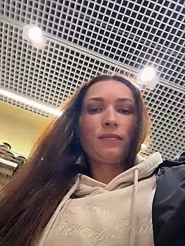 Snapshot of ZaraHill chatting on December 3, 2025, 4:02 am ZaraHill online show from December 3, 2025, 4:02 am