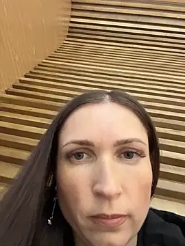 Snapshot of ZaraHill chatting on December 2, 2025, 4:03 am ZaraHill online show from December 2, 2025, 4:03 am