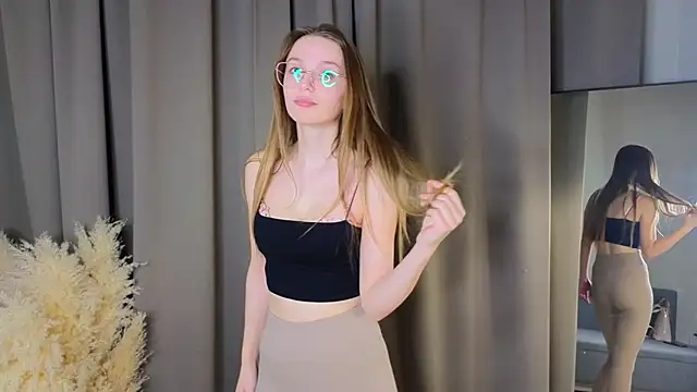 Snapshot of JaleesaIser chatting on December 5, 2025, 1:16 am JaleesaIser online show from December 5, 2025, 1:16 am