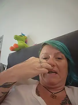 Amber Dreamer online show from June 22, 2026, 4:37 pm