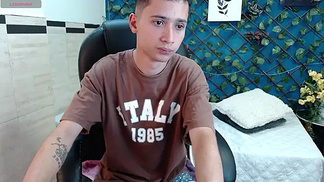 Snapshot of LucassSmith11 chatting on June 24, 2026, 8:39 pm LucassSmith11 online show from June 24, 2026, 8:39 pm