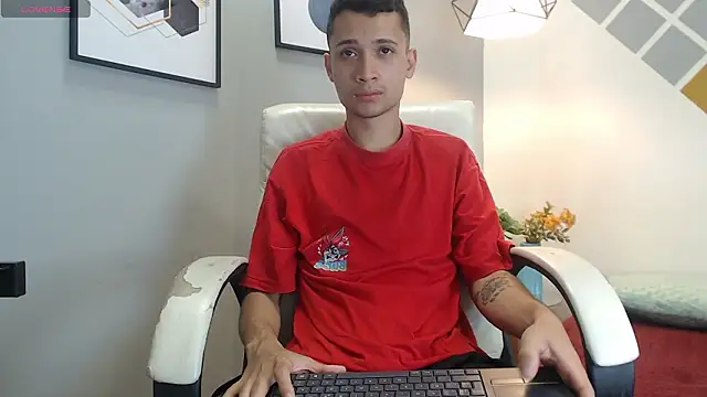 Snapshot of LucassSmith11 chatting on February 9, 2026, 7:01 pm LucassSmith11 online show from February 9, 2026, 7:01 pm