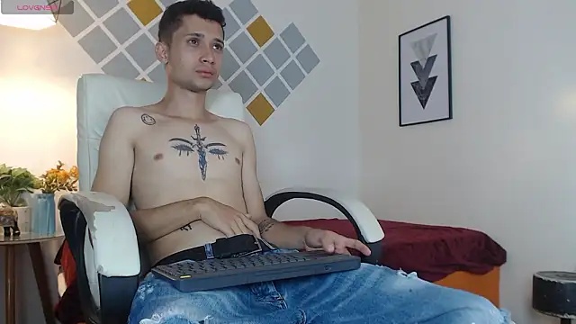 Snapshot of LucassSmith11 chatting on February 18, 2026, 6:48 pm LucassSmith11 online show from February 18, 2026, 6:48 pm