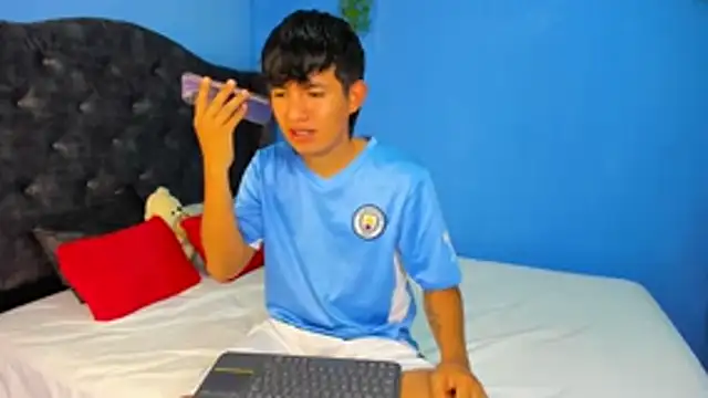 Mikke18 online show from February 5, 2026, 8:26 pm