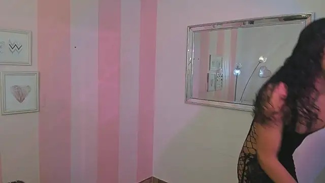 Snapshot of Amaia_Monroe chatting on March 26, 2026, 8:12 am Amaia Monroe online show from March 26, 2026, 8:12 am