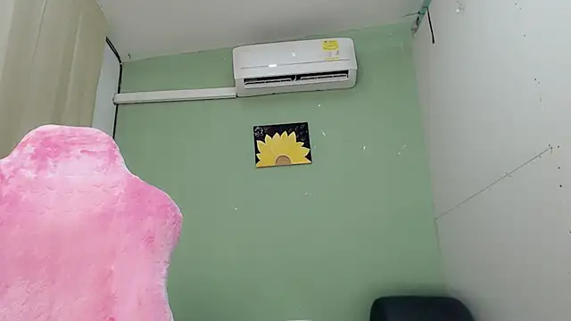 Mishell hot  online show from January 7, 2026, 8:03 pm