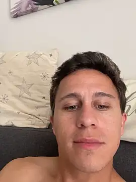 Snapshot of Emanueldickarg chatting on December 15, 2025, 6:25 pm Emanueldickarg online show from December 15, 2025, 6:25 pm