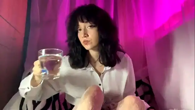 Snapshot of Raylli_Jorden chatting on December 3, 2025, 3:44 pm Raylli Jorden online show from December 3, 2025, 3:44 pm