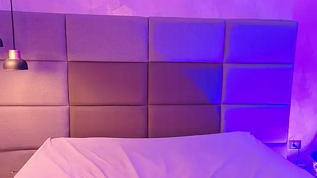 Snapshot of Emily_luve chatting on March 14, 2026, 7:31 pm Emily luve online show from March 14, 2026, 7:31 pm