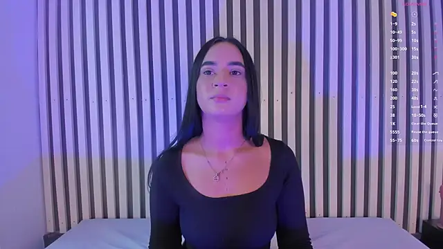 Snapshot of Emily_luve chatting on December 5, 2025, 7:23 pm Emily luve online show from December 5, 2025, 7:23 pm