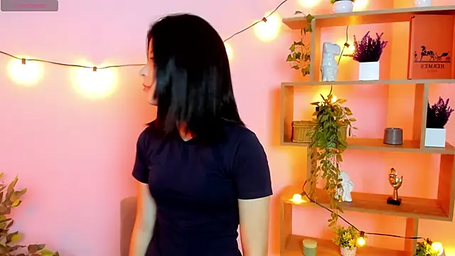 Snapshot of JudeSteuart chatting on December 3, 2025, 7:19 am JudeSteuart online show from December 3, 2025, 7:19 am