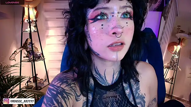 AryRousse online show from June 12, 2026, 4:43 am