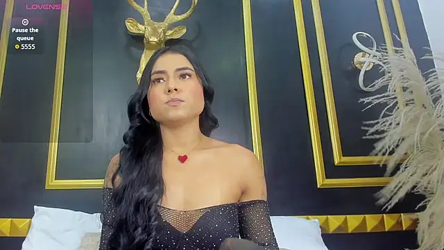 Snapshot of martina_fernand chatting on December 2, 2025, 8:21 pm martina fernand online show from December 2, 2025, 8:21 pm