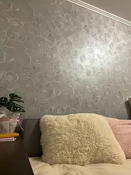 Snapshot of s4rah chatting on December 14, 2025, 2:44 pm s4rah online show from December 14, 2025, 2:44 pm