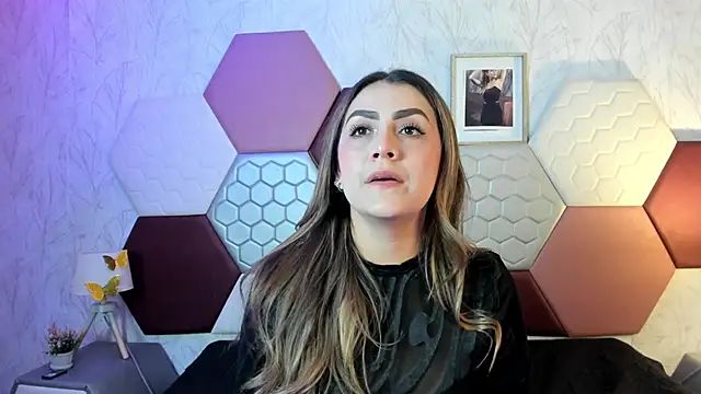Snapshot of AriaRous chatting on April 22, 2026, 3:19 pm AriaRous online show from April 22, 2026, 3:19 pm