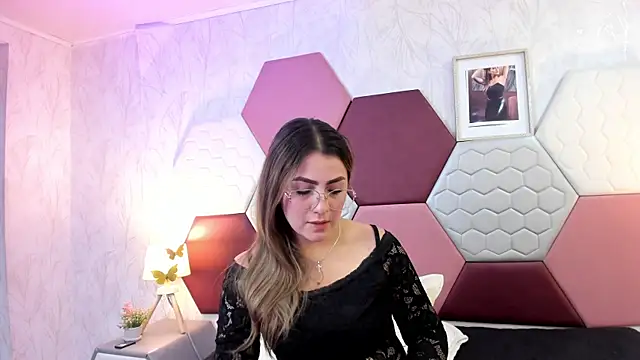 Snapshot of AriaRous chatting on April 23, 2026, 4:30 pm AriaRous online show from April 23, 2026, 4:30 pm