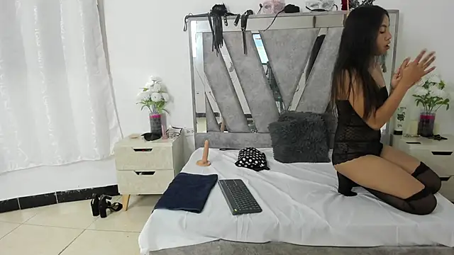 ZoeJhonsom online show from February 20, 2026, 1:35 pm