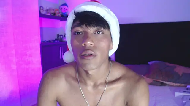 Snapshot of santinaughty chatting on December 1, 2025, 4:35 am santinaughty online show from December 1, 2025, 4:35 am