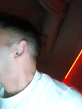 Snapshot of OnlyOneMen chatting on February 20, 2026, 1:24 am OnlyOneMen online show from February 20, 2026, 1:24 am