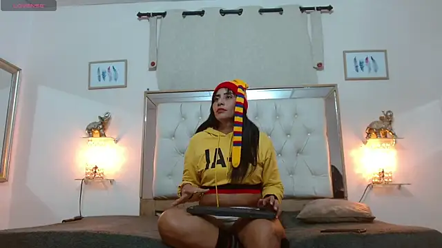 Snapshot of dr_jolie_ chatting on December 15, 2025, 4:40 am dr jolie online show from December 15, 2025, 4:40 am