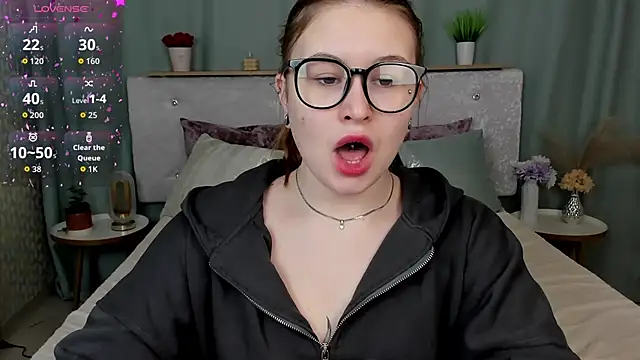 MilanaXHoney online show from March 5, 2026, 12:51 am