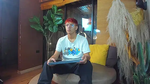 Snapshot of isaac_grimm chatting on December 3, 2025, 3:07 am isaac grimm online show from December 3, 2025, 3:07 am