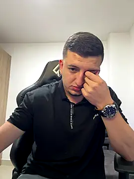 Snapshot of Liam_jones10 chatting on December 14, 2025, 5:02 am Liam jones10 online show from December 14, 2025, 5:02 am