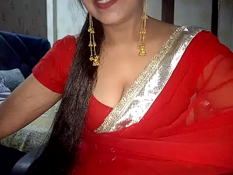 Snapshot of Hotronita123 chatting on July 19, 2026, 5:32 pm Hotronita123 online show from July 19, 2026, 5:32 pm